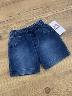 Short jeans azul com coz de elástico (Carinhoso) na internet