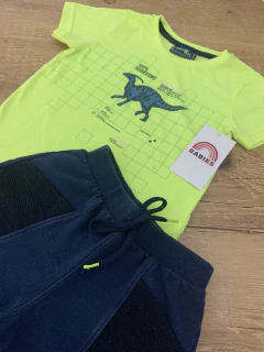 Conjunto blusa verde neon com dinossauro + short moletom azul marinho (Serelepe) - Babies Move Brecho