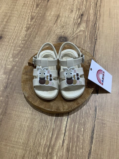Sandalia bege - abelhinha (Keto) - Babies Move Brecho