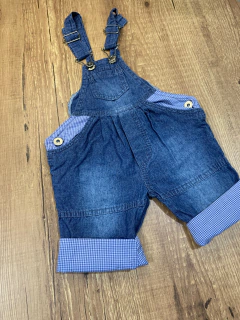 Jardineira jeans com detalhe xadrez azul (Snoopy) - comprar online