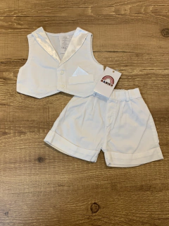 Conjunto branco casaquinho + shortinho (Fika bem)
