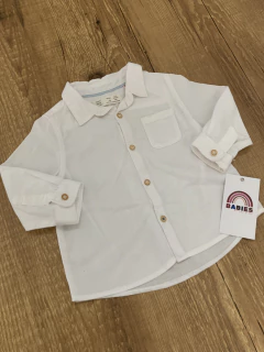 Camisa branca canelada com bolso frontal (Zara Baby) na internet