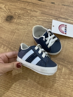Tênis de couro azul com listras laterais (Baby) na internet