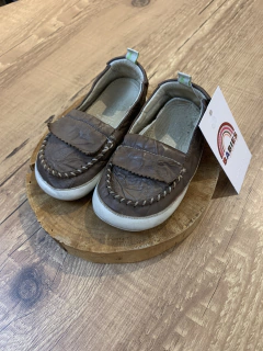 Mocassim de couro marrom (Tip Toey Joey)