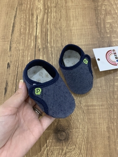 Sapatilha jeans com velcro lateral (Pimpolho) na internet