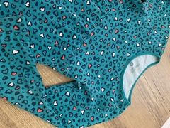 Vestido manga longa verde com preto 'oncinha' (Marisol) na internet