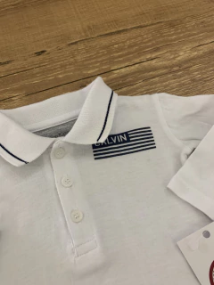 Blusa manga longa branca com azul marinho (Calvin Klein Jeans) - Babies Move Brecho