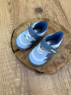 Tenis azul de velcro (pimpolho) - Babies Move Brecho