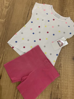 Camiseta branca poazinho colorido + short rosa (Malwee) na internet