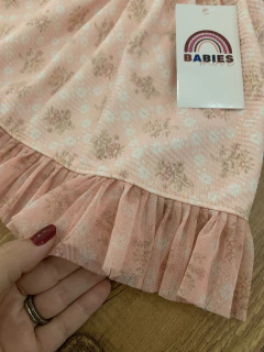 Vestido canelado rosa floral - detalhes de tule (Kiki) - Babies Move Brecho