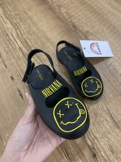Sapatinho emborrachado preto com amarelo - Nirvana (Mini Melissa) - loja online