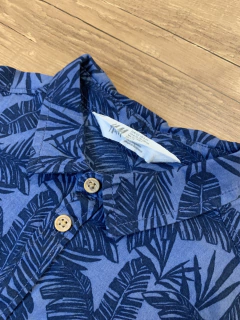 Camisa azul folhas (H&M) na internet