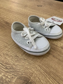 Tênis cinza com branco (Pimpolho) - Babies Move Brecho