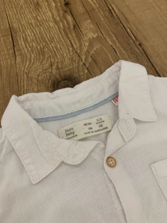 Camisa branca canelada com bolso frontal (Zara Baby) - loja online