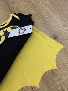 Imagem do Body temático preto e amarelo (Batman)