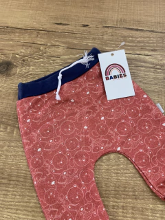 Calça moletom vermelha com estampa ursinhos\cachorrinhos (Le bhua) na internet