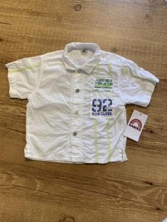 Camisa branca com detalhes azuis e verdes (PI kids)