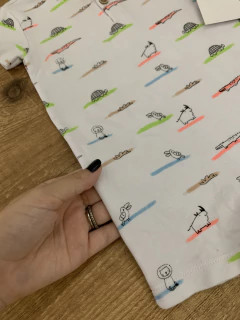 Macacão curto branco - animais e cores (Onda Marinha) - Babies Move Brecho