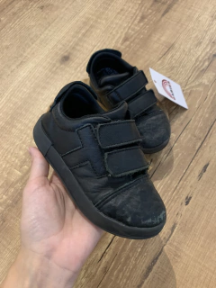 Tenis preto de courinho e velcro (Tigor T. Tigre) - Babies Move Brecho