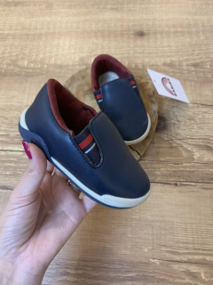 Sapatinho de courinho azul com vermelho (Kidy) - Babies Move Brecho