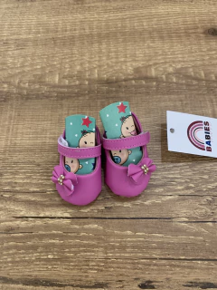 Sapatinho de couro rosa com lacinho e strass - comprar online