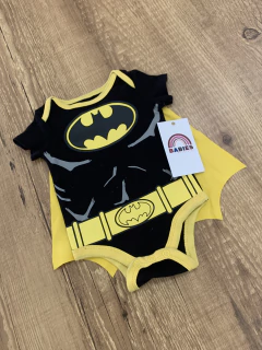 Body temático preto e amarelo (Batman) na internet