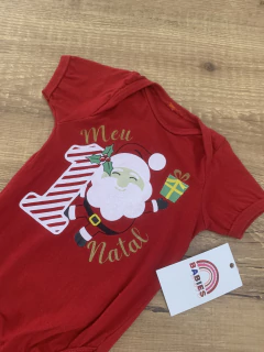 Body vermelho 'meu primeiro Natal' na internet