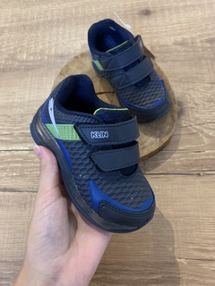 Tenis azul marinho de velcro com led (Klin)