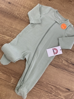 Macacão com pé canelado chá verde (Carter´s) - comprar online