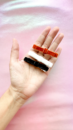 Trio Baby Veludo - Caramelo/Preto/Branco na internet