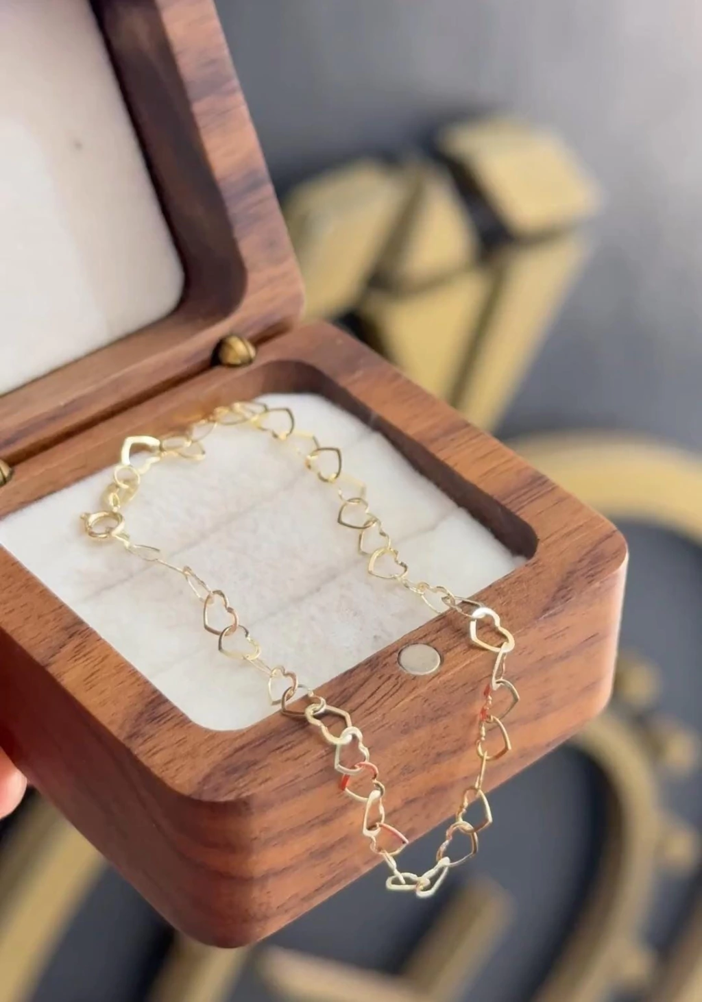 Pulseira corações ouro 18k