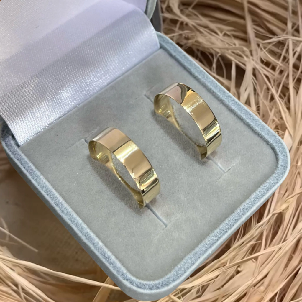 Aliança quadrada ouro 18k 5mm
