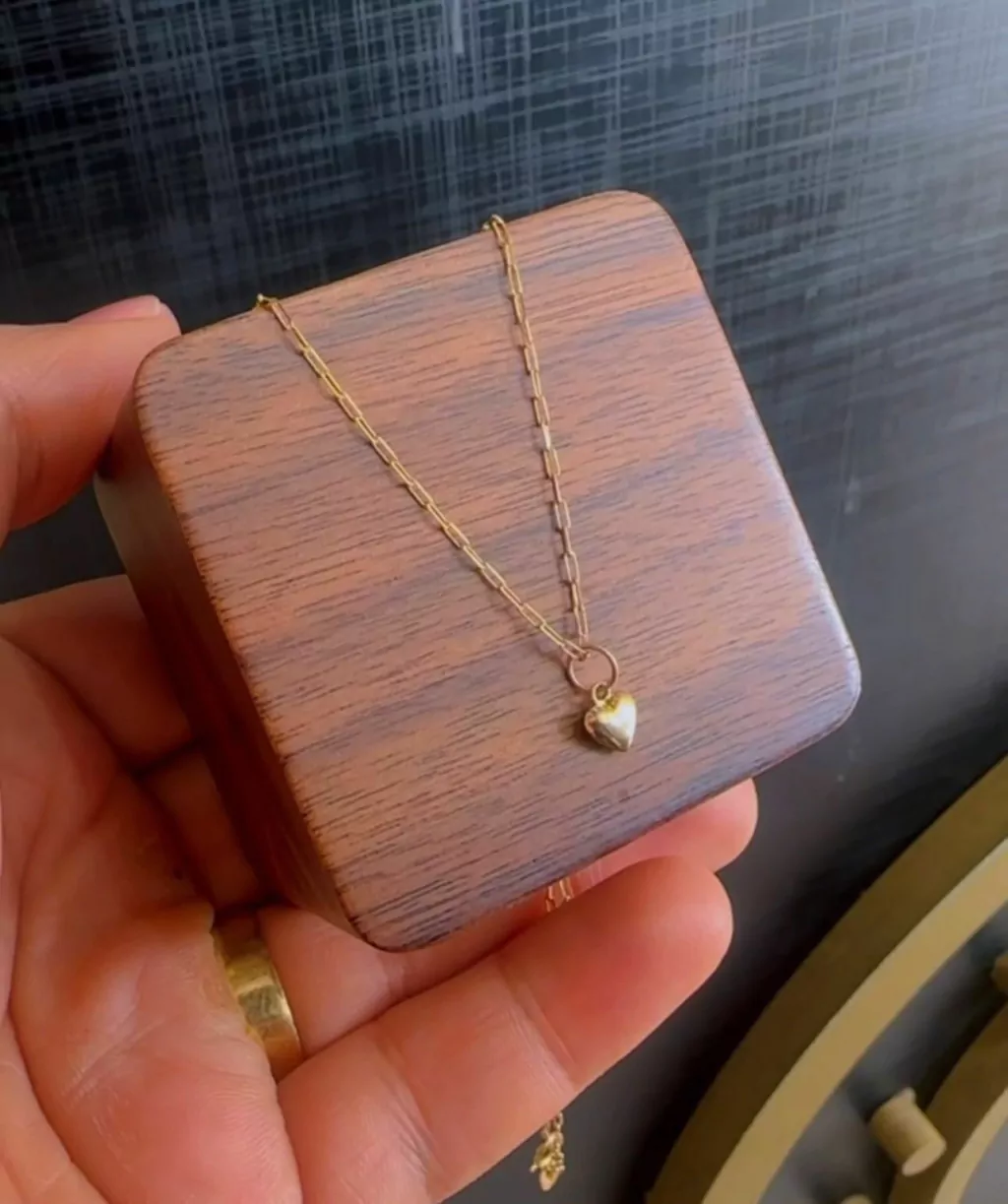 Colar veneziana longo coração ouro 18k