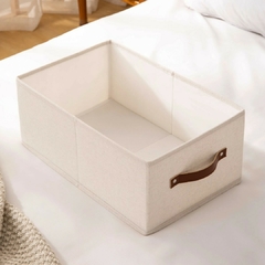 Caja Forrada En Tela Con Manija De Cuero (S) en internet