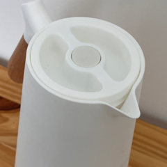 Jarra Térmica Blanca y Madera 1 Lt - Vienna Hogar