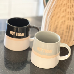 Taza Mug Conico Cerámica Not Today Gris 515 Ml en internet