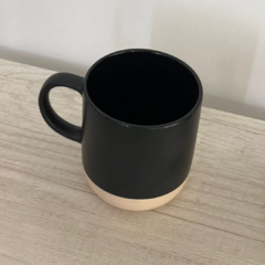 Taza Mug de Cerámica Negro Base Beige 550 Ml - Vienna Hogar