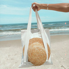 Cartera playera de gabardina natural para transportar sombreros