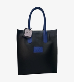 Imagen de AMELIA CUERO GRANEADO NEGRO CON CUERO AZUL