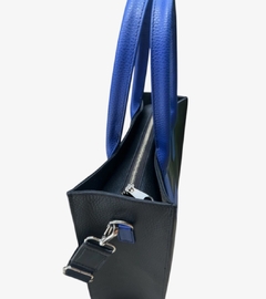 AMELIA CUERO GRANEADO NEGRO CON CUERO AZUL - tienda online