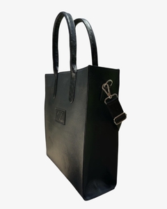 AMELIA CUERO GRANEADO NEGRO CON NEGRO