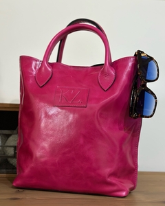 PAULA CUERO CHAROL FUCSIA - comprar online