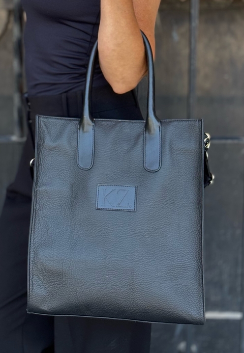 AMELIA MAXI CUERO GRANEADO NEGRO CON NEGRO - comprar online