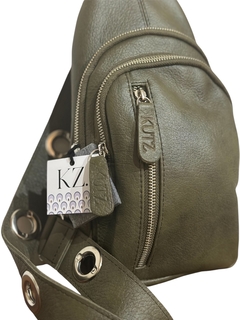 FRIDA CUERO GRANEADO PAMPA VERDE MILITAR - KUTZ HANDBAGS