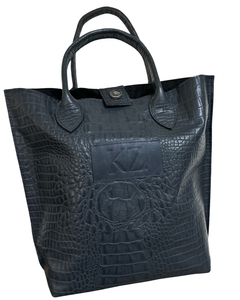 PAULA CUERO GRABADO AZUL en internet