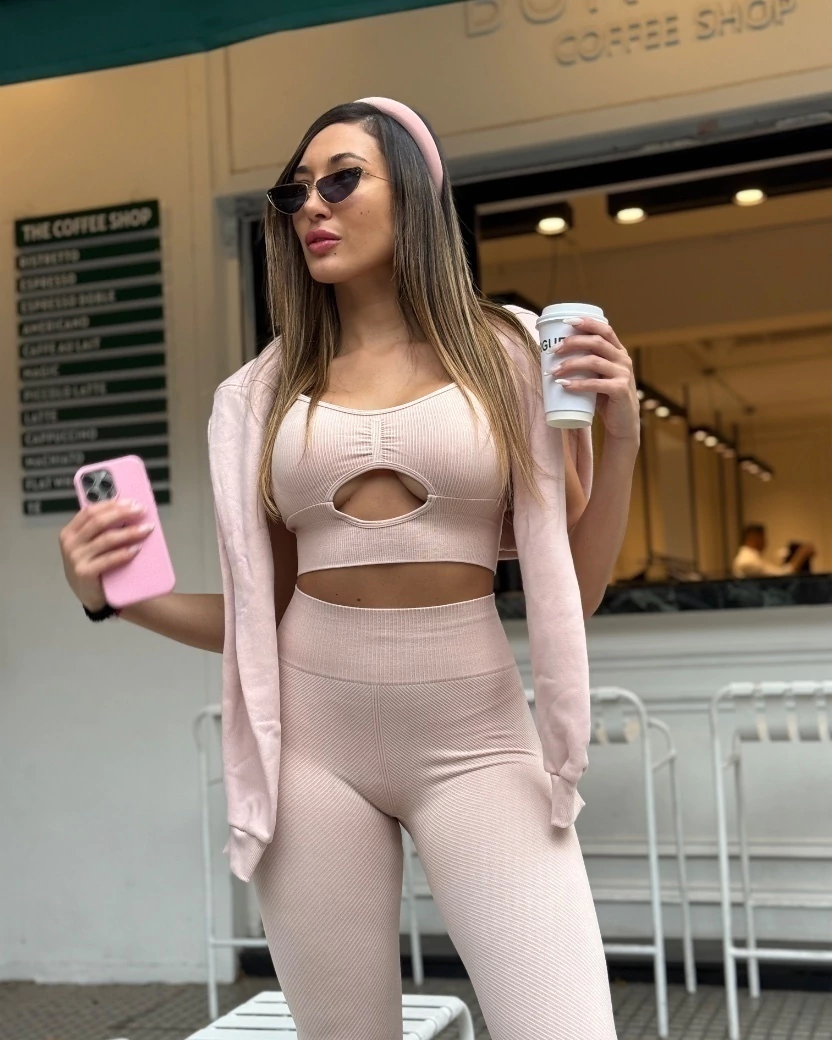 Set Mia