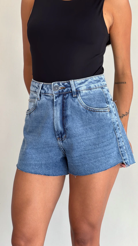 SHORTS SIERRA - LAVAGEM MÉDIA - comprar online