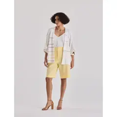 BERMUDA COM BOLSOS EM LINHO PURO CLASSIC