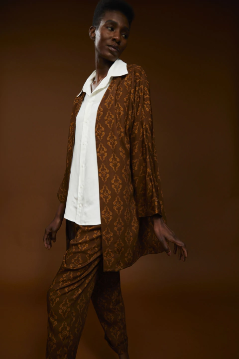 Kimono estampa monograma marrom