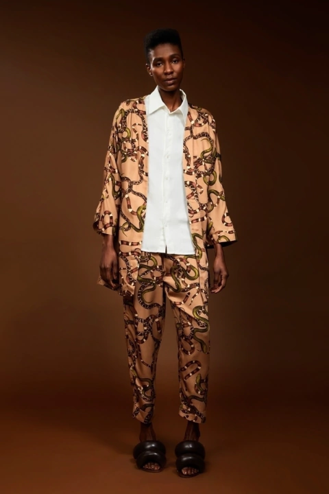 Kimono estampa de cobras areia